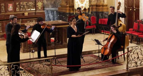 Le Quattro Stagioni (Spring & Winter) - Vivaldi / Kanon und Gigue - Pachelbel / Requiem K. 626 (Lacrimosa) - Mozart / Air - Bach / Ave Maria - Schubert / Symphony No. 5 (Allegro) - Beethoven / Serse (Ombra mai fu) - Händel / Boléro - Ravel / Divertimento